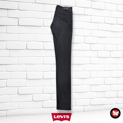 **HOY** Pantalón 710 SUPER SKINNY LEVI’S color Negro vaquero Talla M/L (W29)