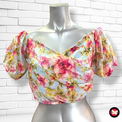 **HOY** Crop top de florecitas SHEIN color Varios Talla S