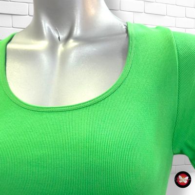 **HOY** Camiseta cropped PRIMARK color Verde Talla S