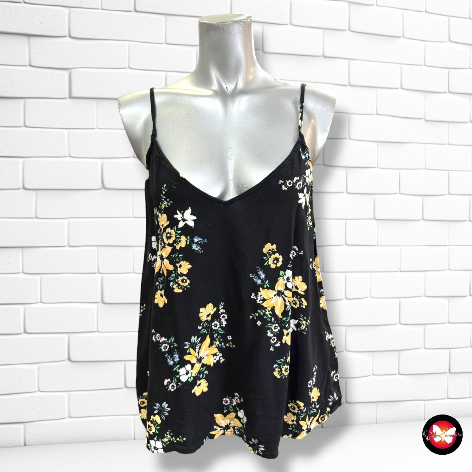 **HOY** Blusa de tirantes de florecitas DIVIDED color Negro y varios Talla 38