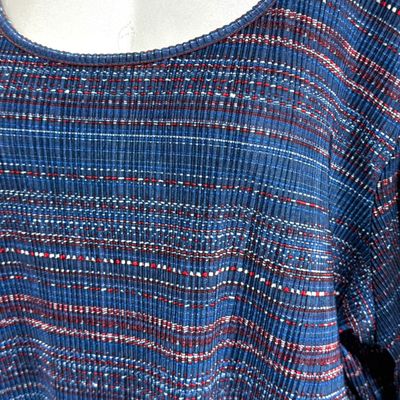 **HOY** Blusa de manga larga plisada  color Azul Talla 50