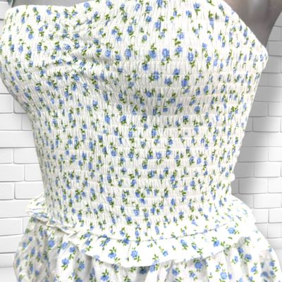 **HOY** Crop top fruncido de florecitas PRIMARK color Blanco Talla XS