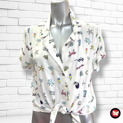 **HOY** Camisa dibujitos con lazo DIVIDED color Blanco y varios Talla 40