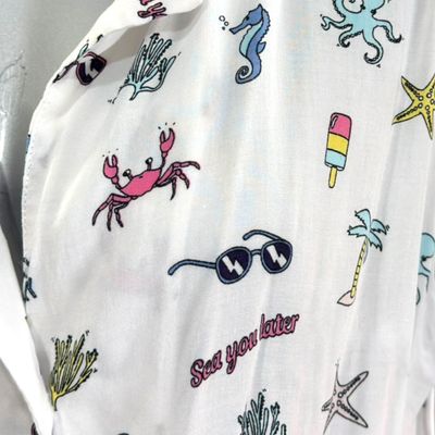 **HOY** Camisa dibujitos con lazo DIVIDED color Blanco y varios Talla 40