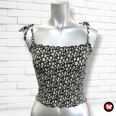 **HOY** Crop top fruncido de florecitas STORIES. color Negro Talla XS