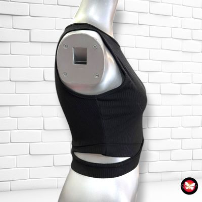 **HOY** Crop top cut-out SHEIN color Negro Talla XS