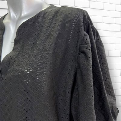 **HOY** Blusa caladita de mangas abullonadas  color Negro Talla XXL