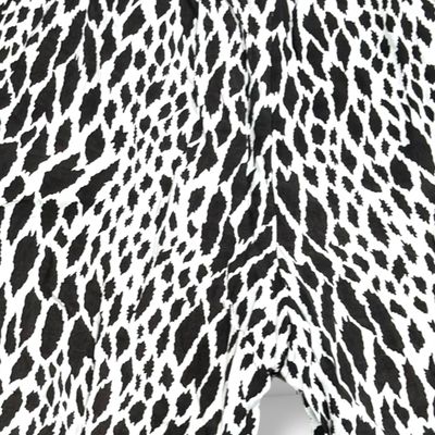 **HOY** Bermudas sueltitas FABIANI color Blanco y negro Talla 42