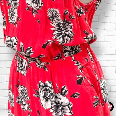 **HOY** Mono corto DIVIDED color Rojo y gris Talla 36