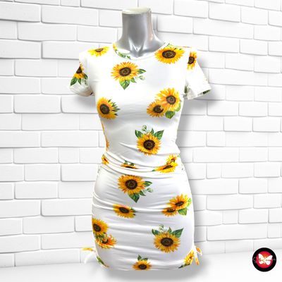 **HOY** Vestido manga corta con drapeado SHEIN color Blanco y amarillo Talla 10-11 años