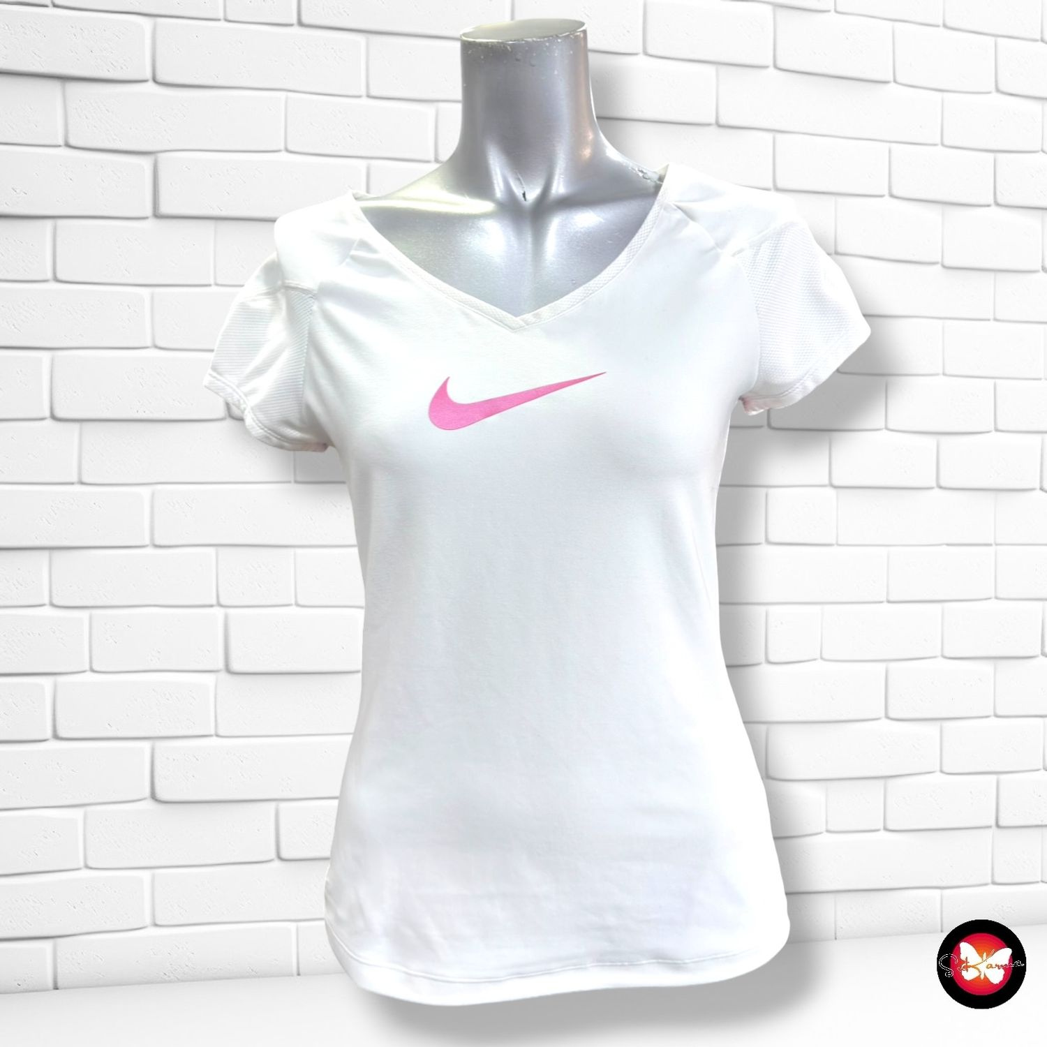 **HOY** Camiseta deportiva NIKE color Blanco y rosa Talla S
