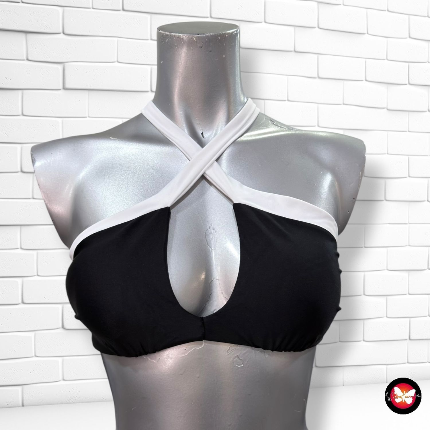 **HOY** Bikini parte de arriba KALK color Negro y blanco Talla M