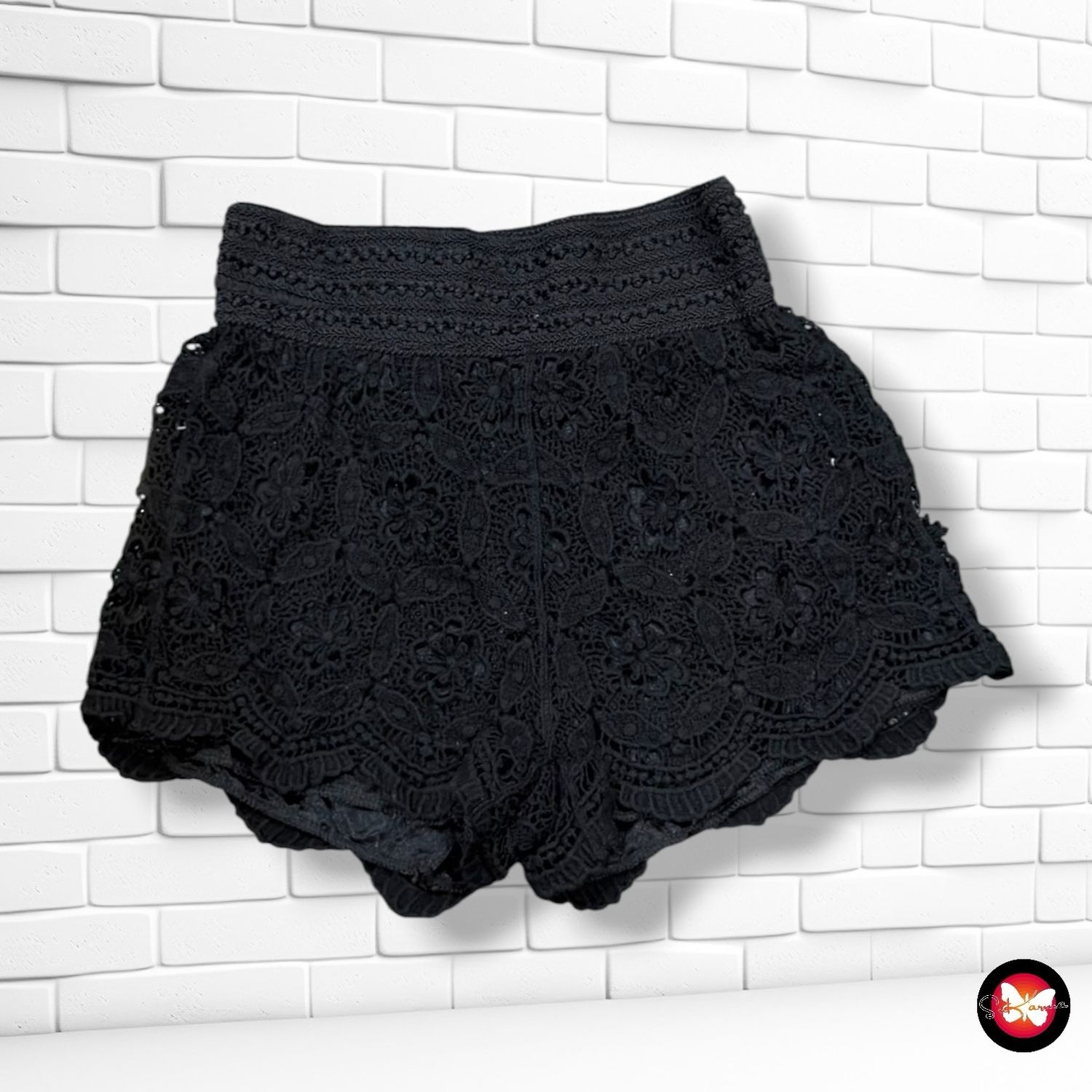 **HOY** Short de encaje  color Negro Talla XS