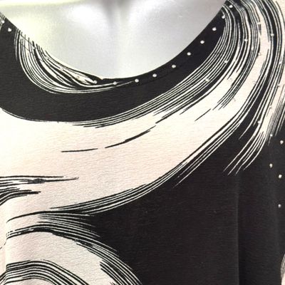 **HOY** Blusa de manga corta   color Negro y blanco Talla XXL