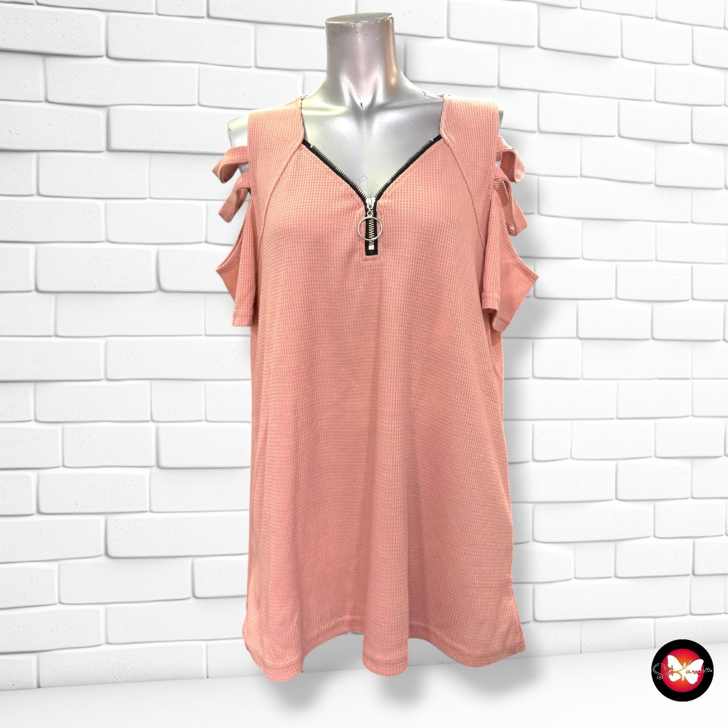 **HOY** Blusa con hombros descubiertos  color Rosa Talla L