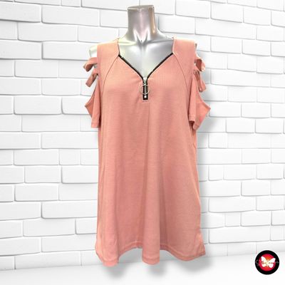 **HOY** Blusa con hombros descubiertos  color Rosa Talla L