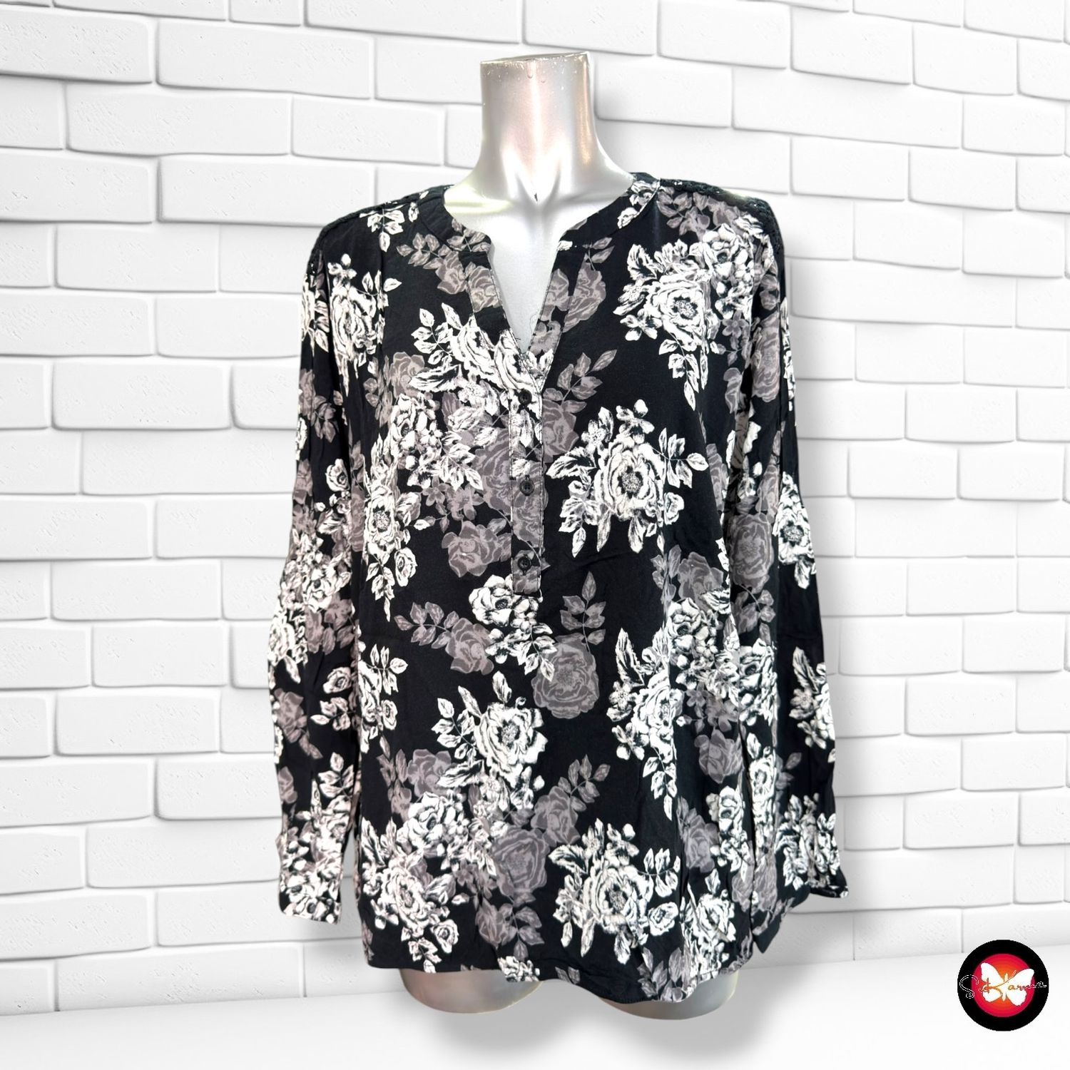 **HOY** Blusa de flores con encaje en la espalda JANINA color Negro y blanco Talla 48