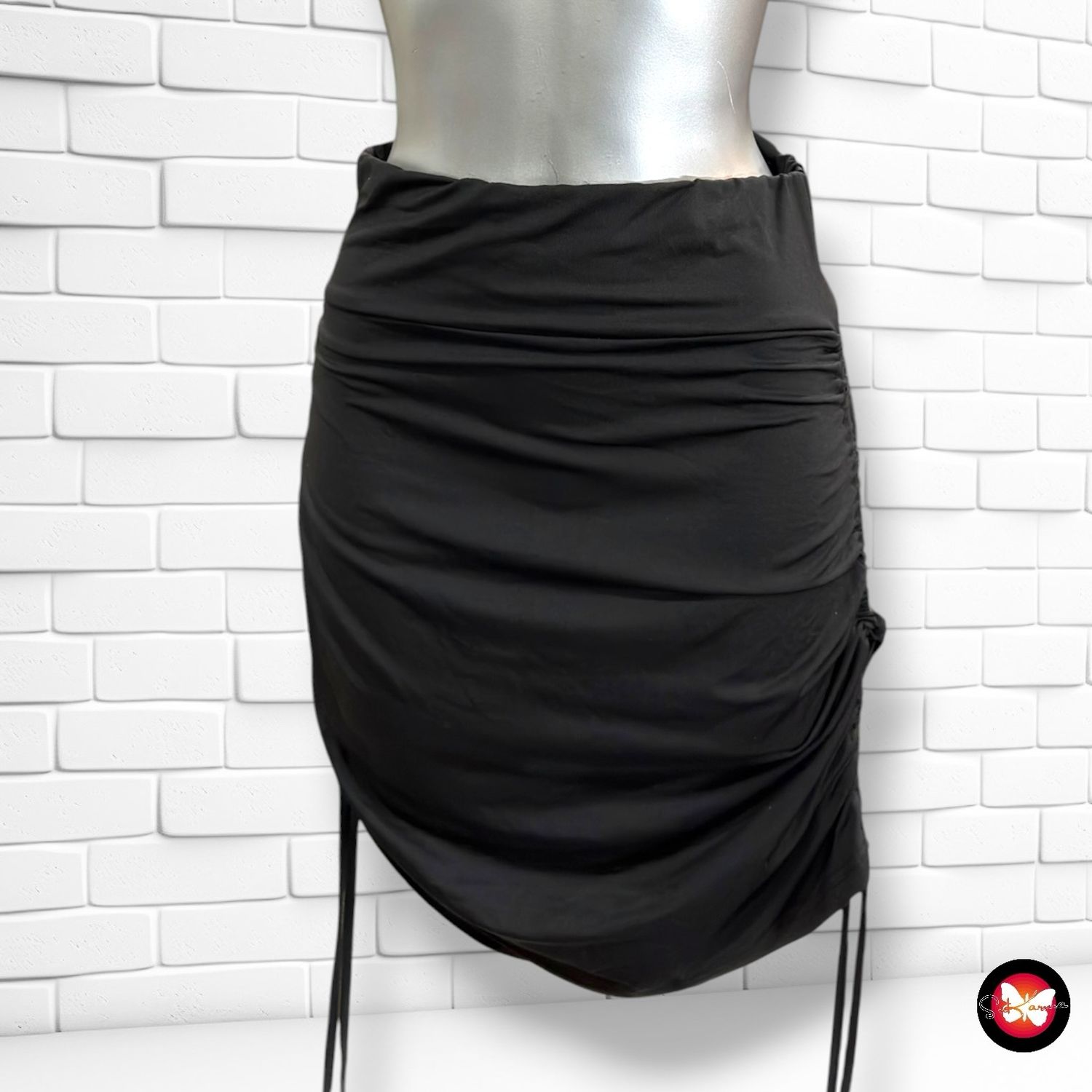 **HOY** Falda elástica con drapeado SHEIN color Negro Talla M