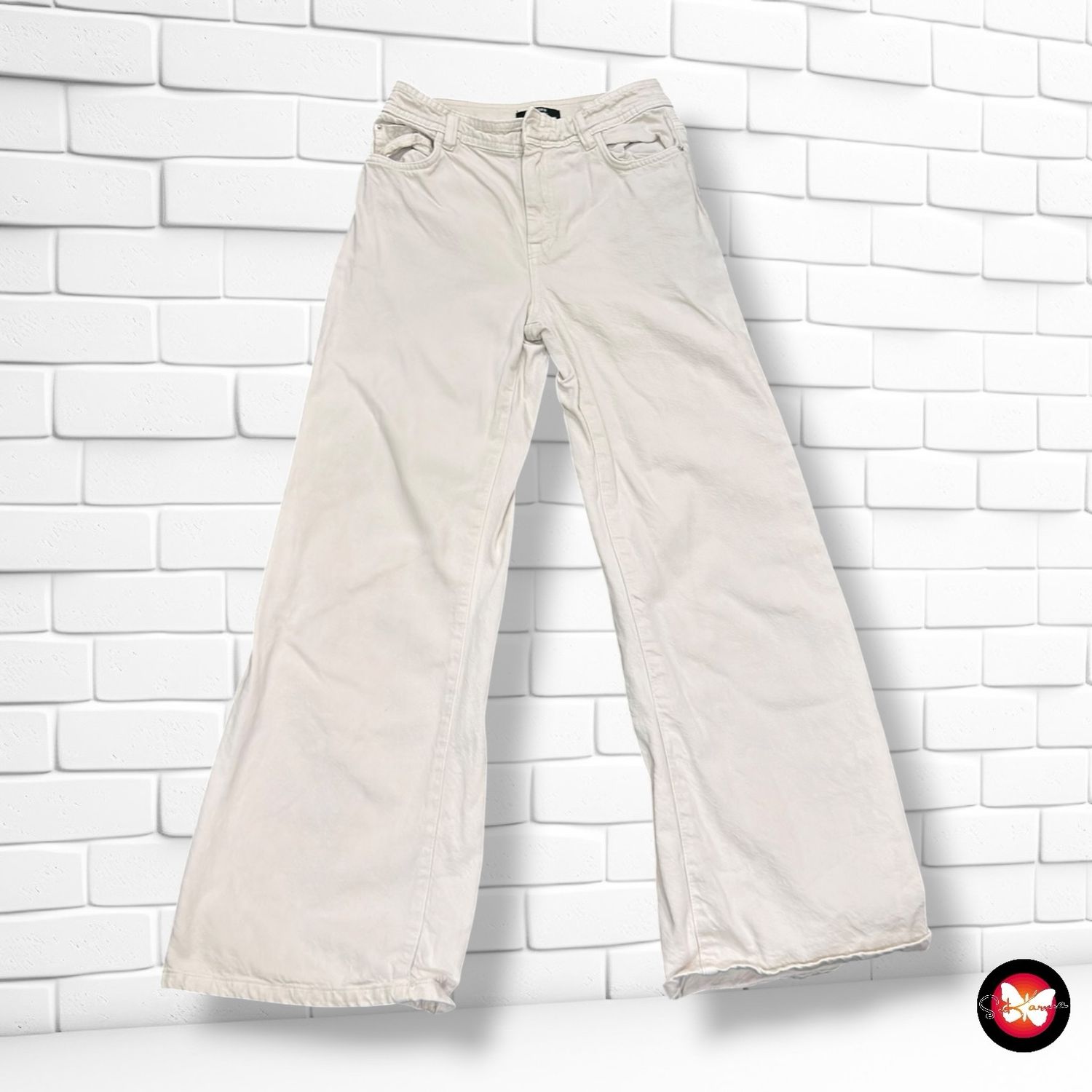 **HOY** Pantalón ancho de pierna BERSHKA color Crema Talla 38 (pequeño)