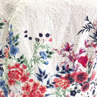 **HOY** Vestido de flores YESSICA color Blanco y varios Talla 46