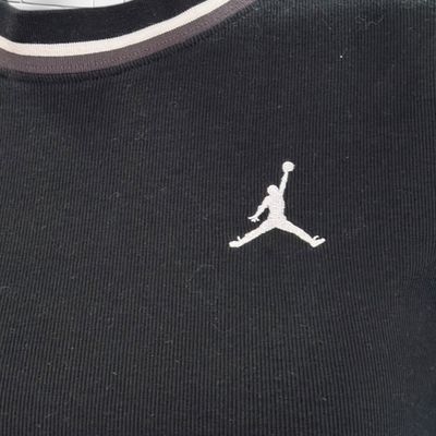 **HOY** Camiseta cropped de manga corta AIR JORDAN NIKE color Negro Talla XS