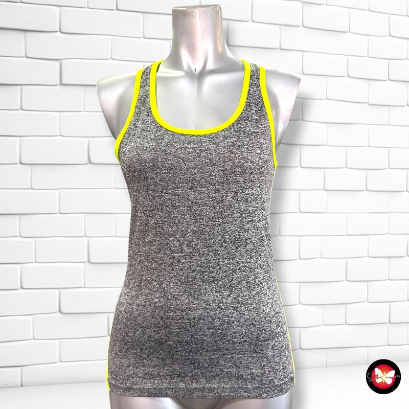 Camiseta deportiva  color Gris y neón Talla S
