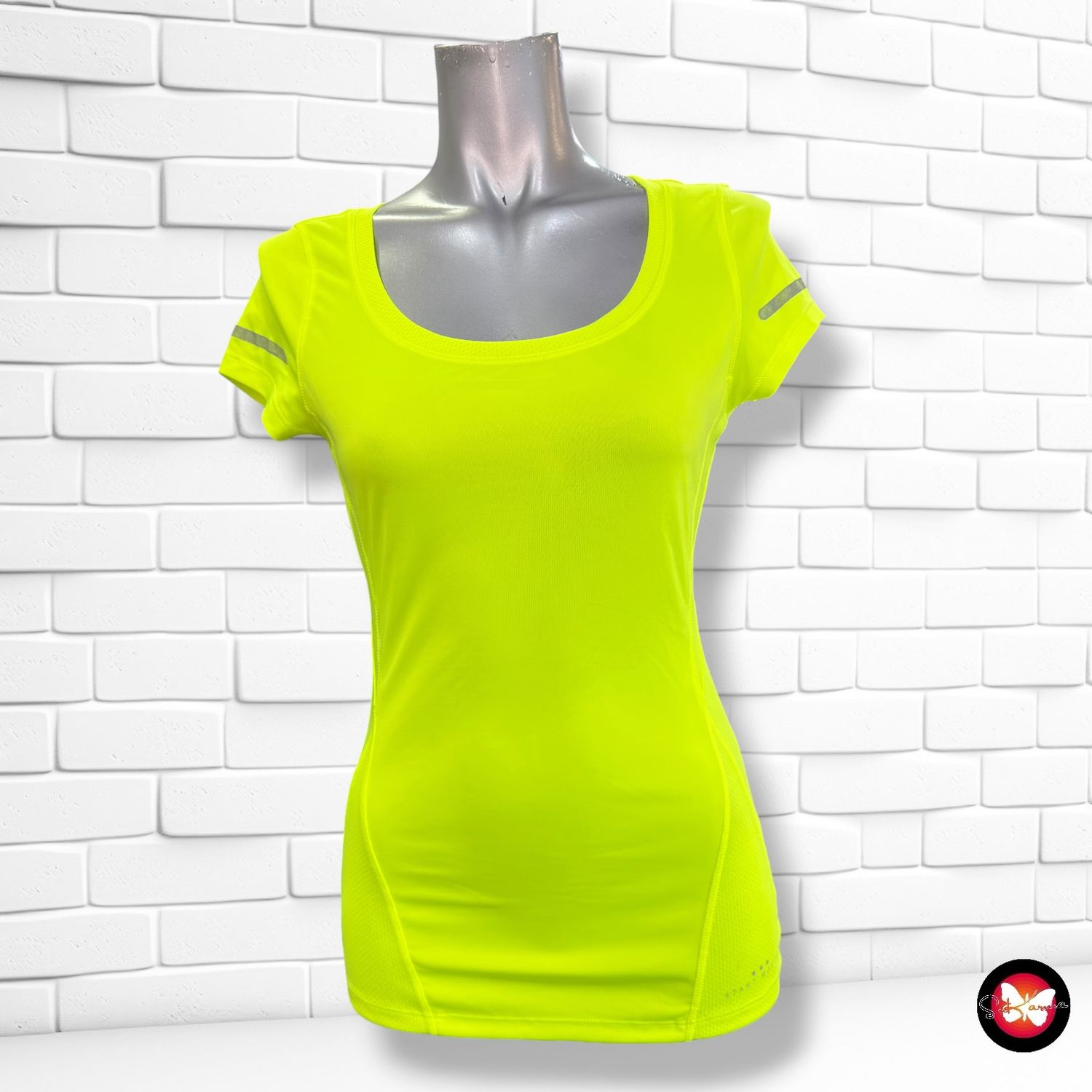 **HOY** Camiseta deportiva BERSHKA color Neón Talla M