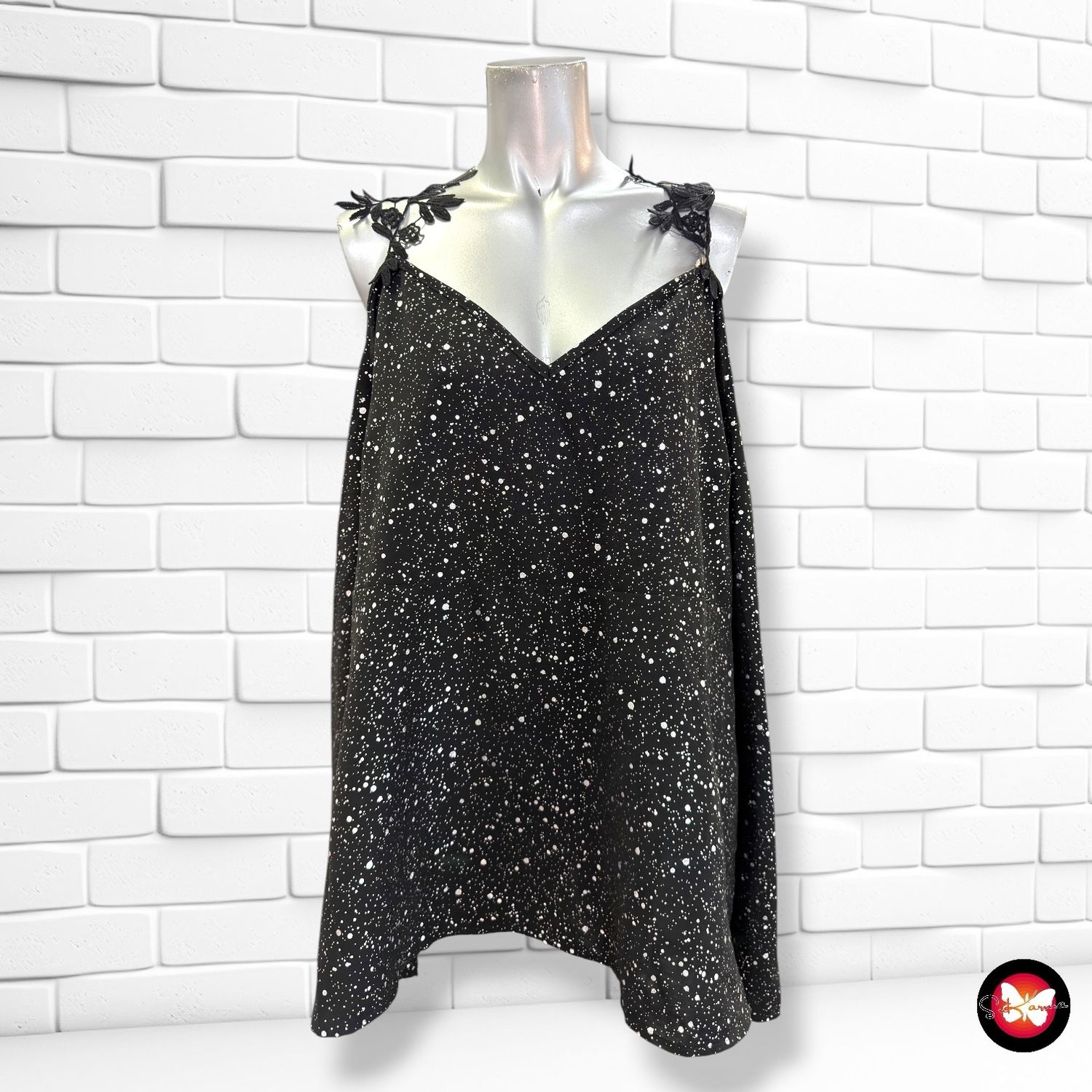 **HOY** Blusa de noche con hombros descubiertos  color Negro y plateado Talla 4XL