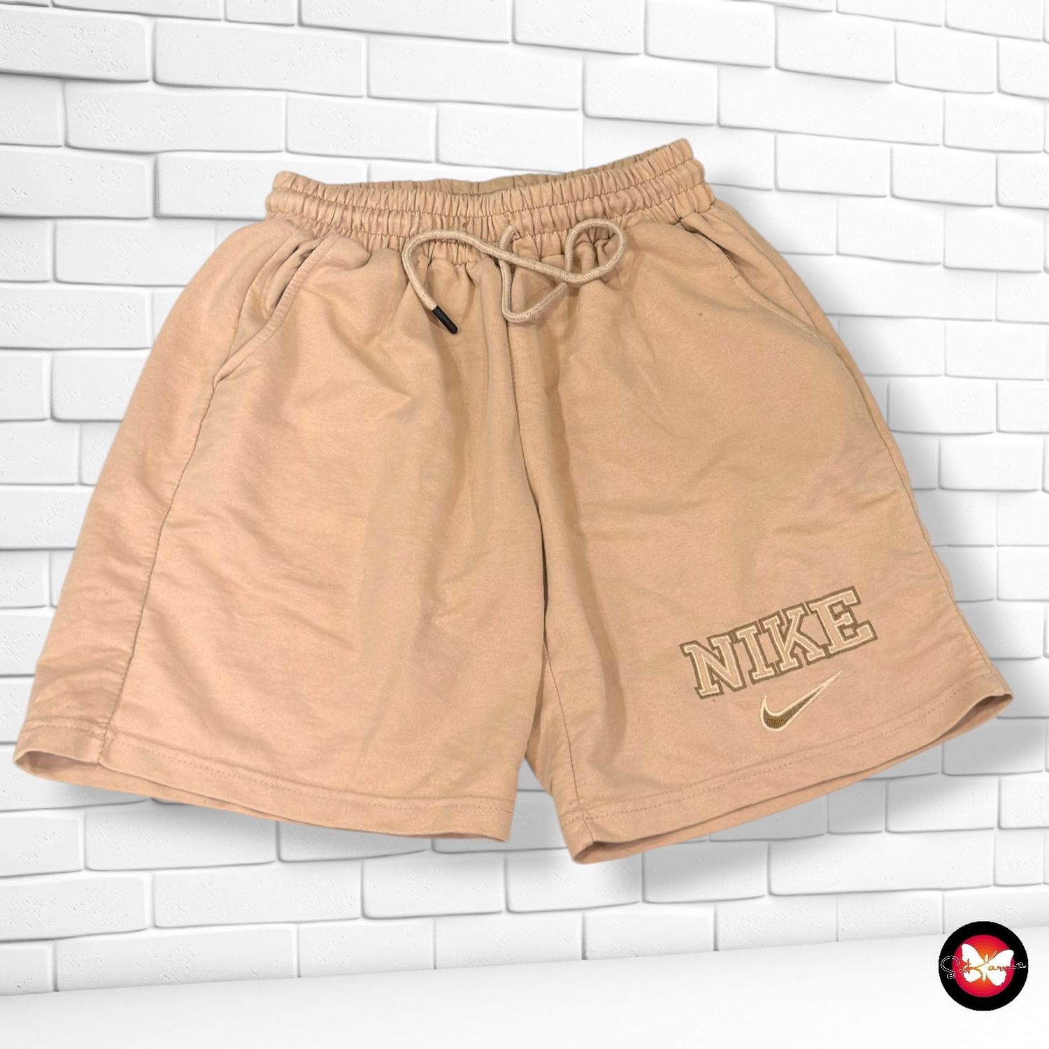 **HOY** Short de chandal  NIKE color Camel Talla S