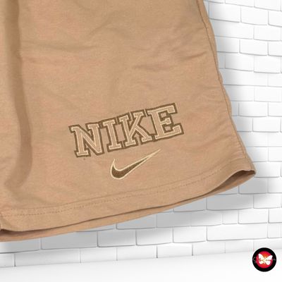 **HOY** Short de chandal  NIKE color Camel Talla S