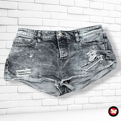 **HOY** Short GUESS color Gris vaquero Talla M/L (W29)