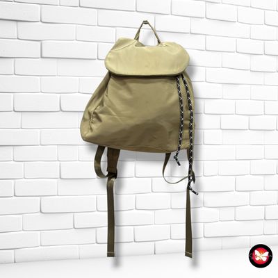 **HOY** Mochila de tela  color Verde militar Talla MEDIANO