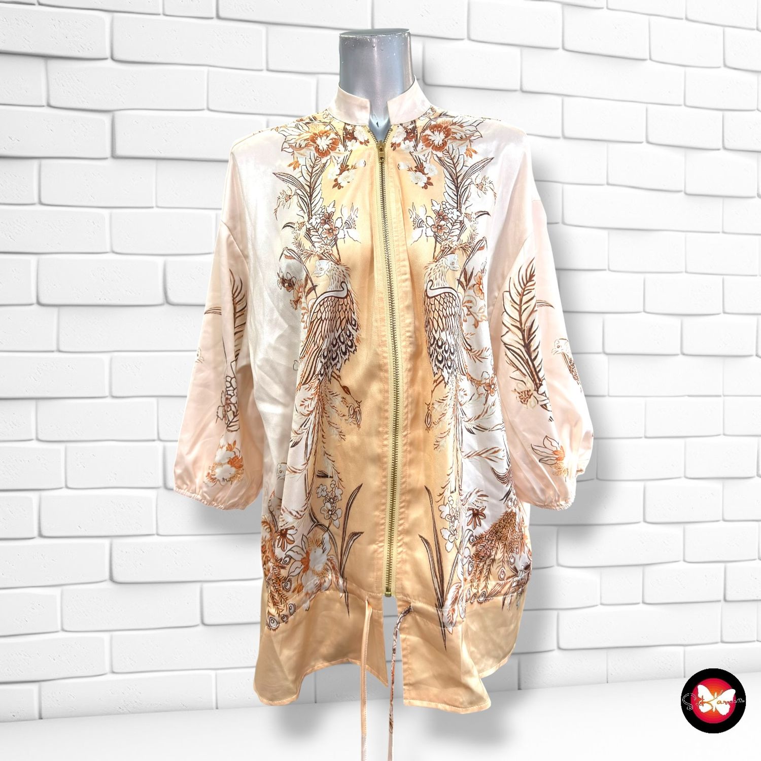 **HOY** Chaqueta oriental de satén  color Crema Talla L (grande)