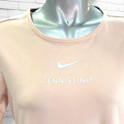 **HOY** Camiseta deportiva de media manga NIKE color Salmón Talla S