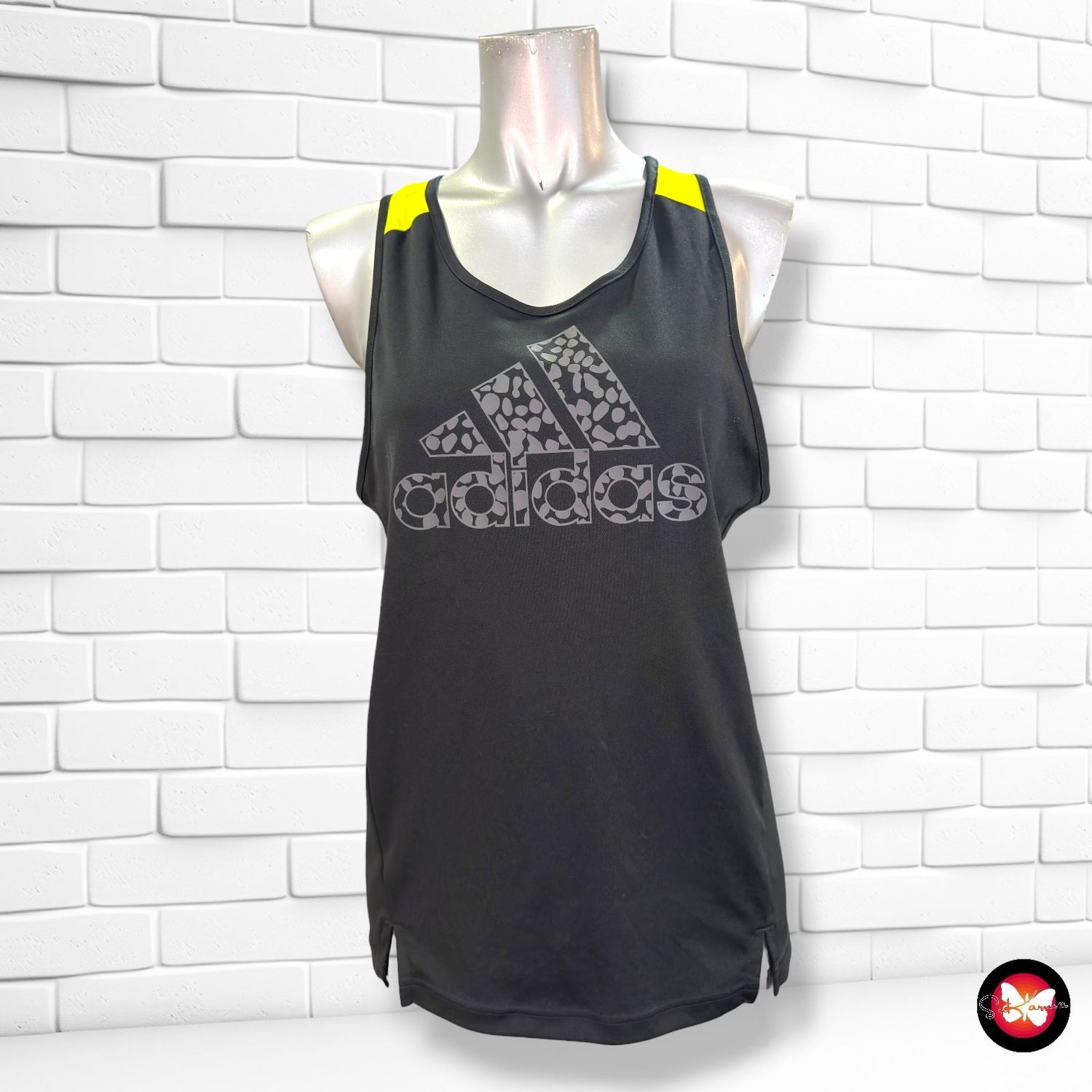 **HOY** Camiseta deportiva ADIDAS color Negro y neón Talla 13-14 años