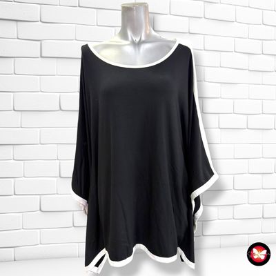 **HOY** Blusa tipo poncho RICK CARDONA color Negro y blanco Talla 44/46 (grande)