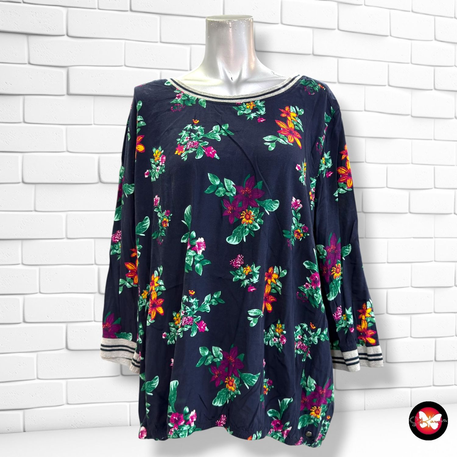 **HOY** Blusa de media manga estampado flores  color Azul marino y varios Talla XXL (grande)