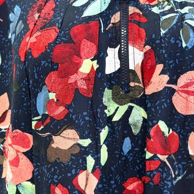 **HOY** Blusa de manga larga estampado flores CECIL color Azul marino y varios Talla XXL