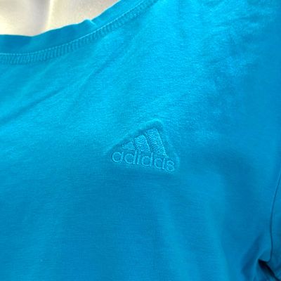 **HOY** Camiseta de manga corta ADIDAS color Turquesa Talla 44 (pequeña)