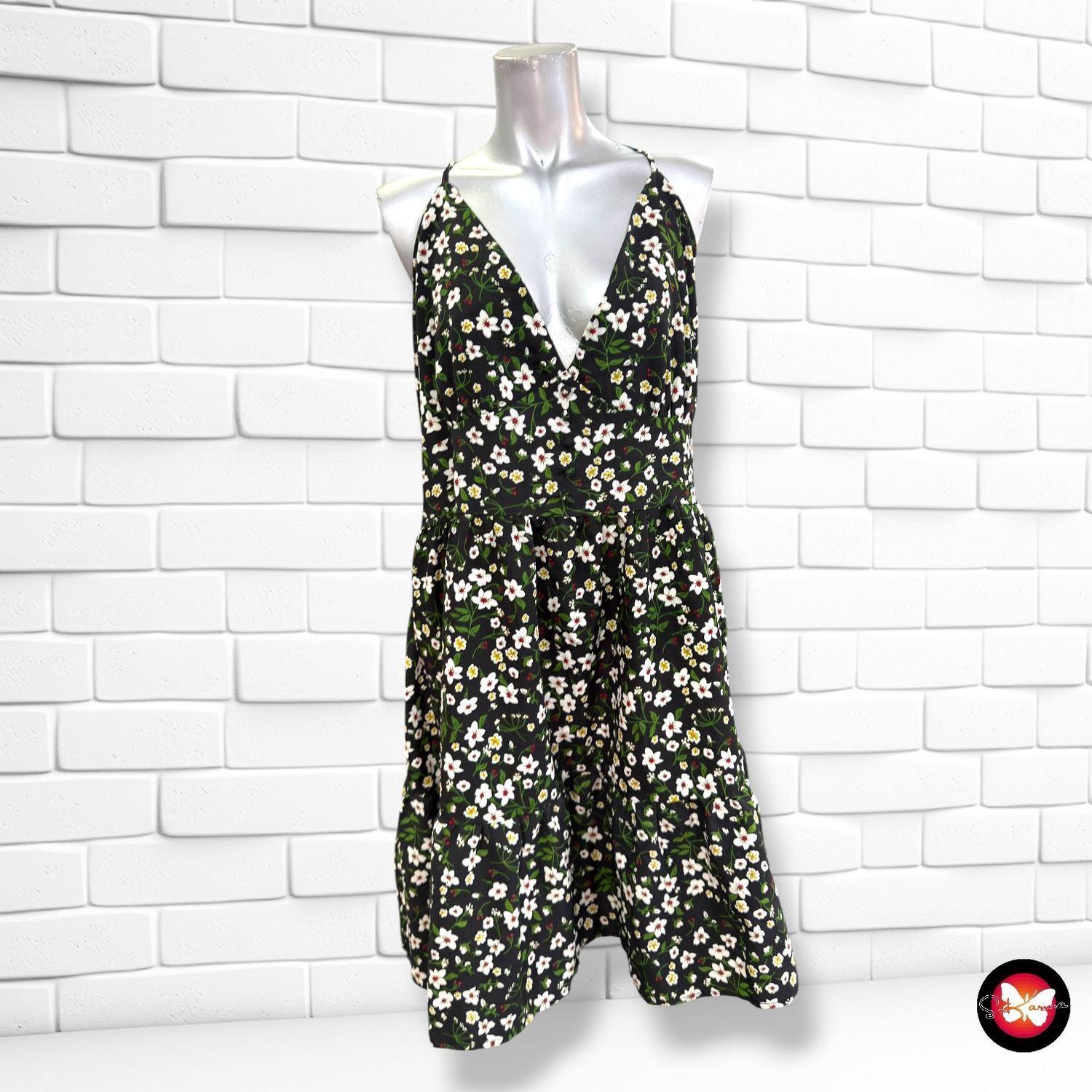 **HOY** Vestido de florecitas SHEIN CURVE color Varios Talla 4XL
