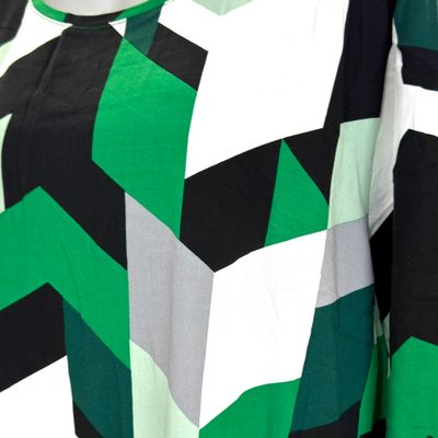 **HOY** Blusa estampado geométrico CECIL color Verde, negro y blanco Talla XXL (grande)