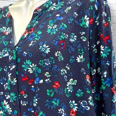 **HOY** Blusa de manga larga de florecitas CECIL color Azul marino y varios Talla XXL (grande)