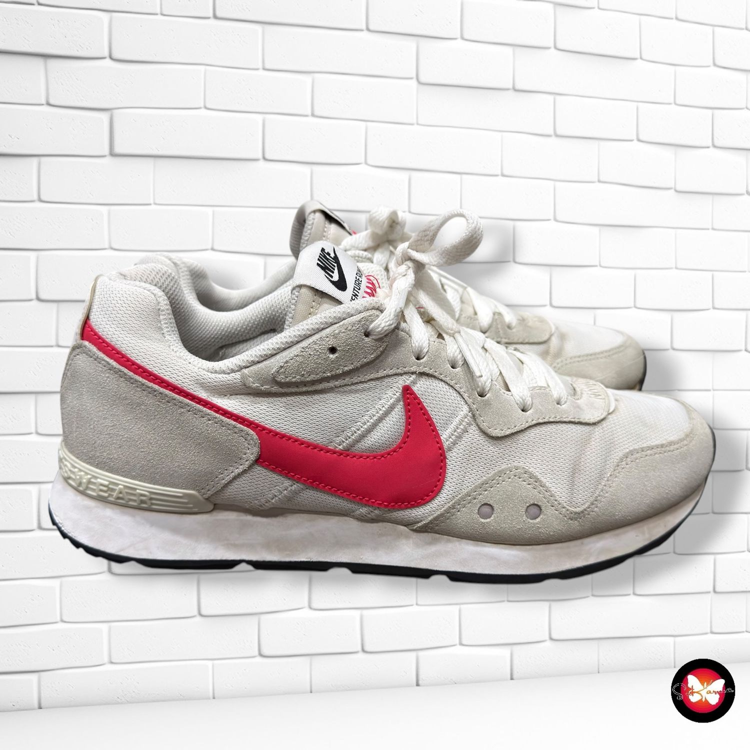 **HOY** Zapatillas VENTURE RUNNER NIKE color Blanco y rojo Talla Calzado 41