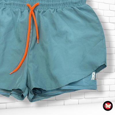 **HOY** Short deportivo con mallitas SHEIN color Acero Talla L