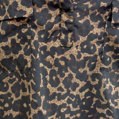 **HOY** Blusa traslúcida de manga larga JANINA color Animal print Talla 52/54