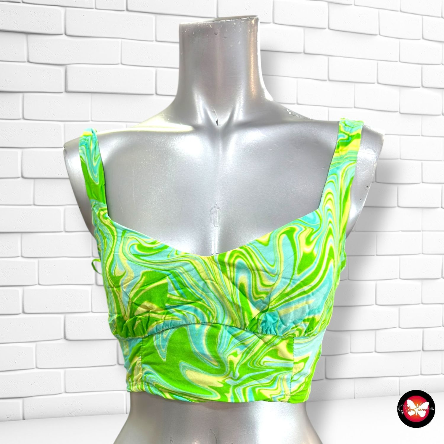 **HOY** Crop top STRADIVARIUS color Verde Talla S (pequeña)