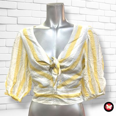 **HOY** Blusa cropped LOAVIES color Crema, hueso y gris Talla S