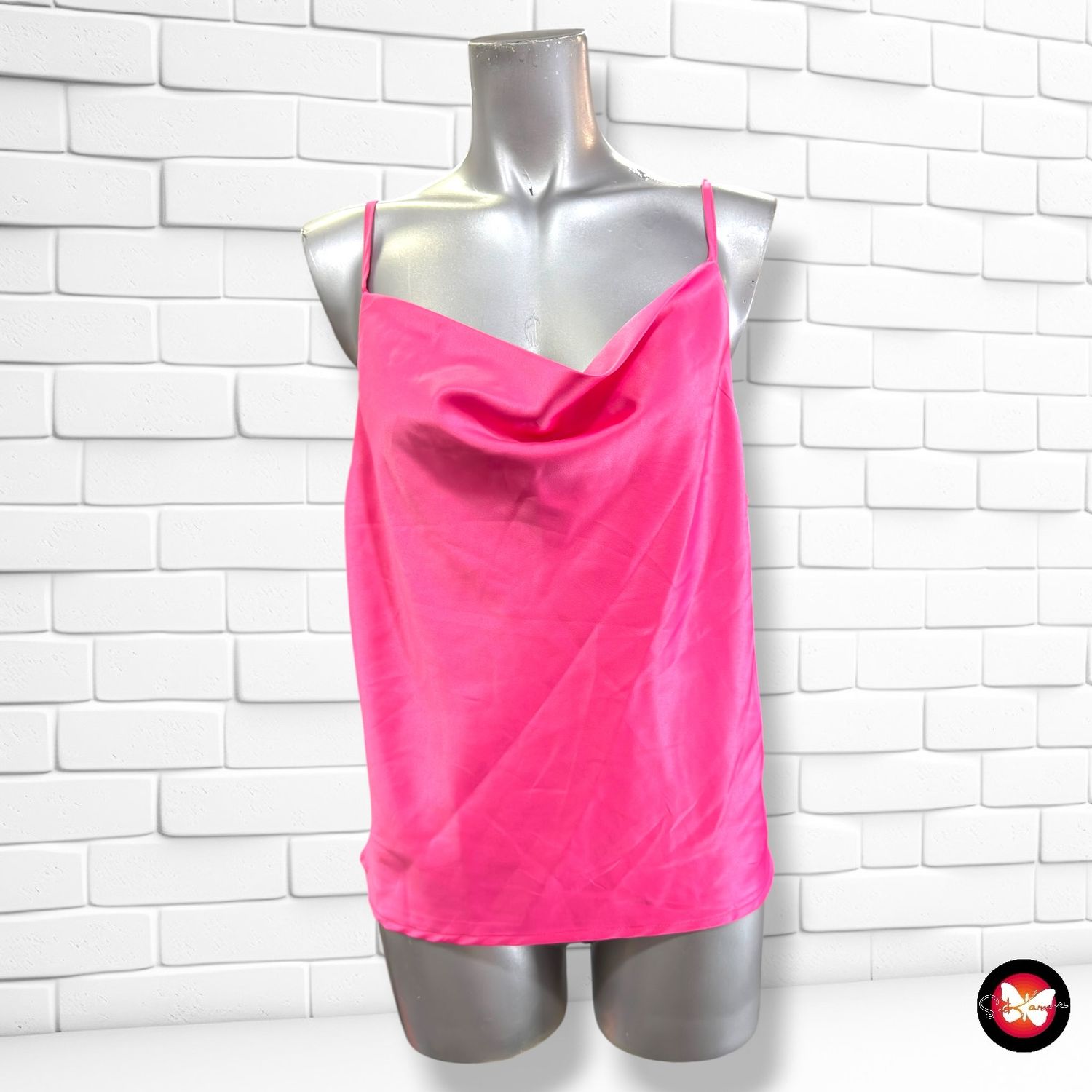 **HOY** Blusa satinada de tiranes PAGE ONE color Fucsia Talla 42