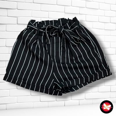**HOY** Short sueltito de rayitas TALLY WEIJL color Negro y blanco Talla 34