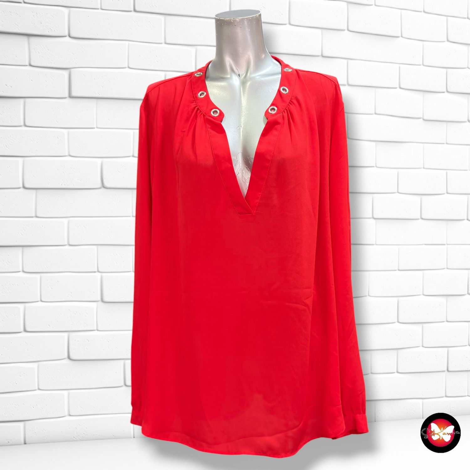 **HOY** Blusa de manga larga  color Rojo Talla 48